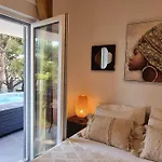 Apartament Deluxe Jacuzzi & Sea View