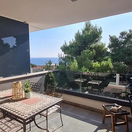 Deluxe Jacuzzi & Sea View Apartament