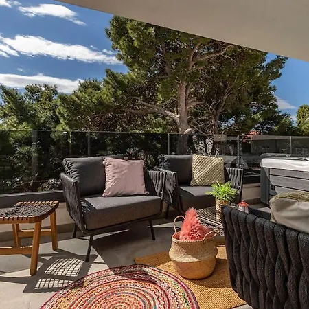 Deluxe Jacuzzi & Sea View Apartament *