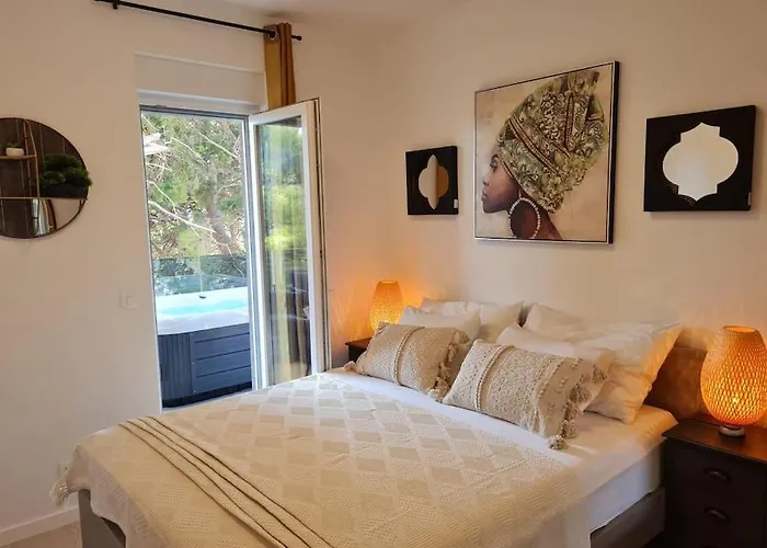 Deluxe Jacuzzi & Sea View *