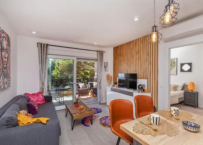 Deluxe Jacuzzi & Sea View *