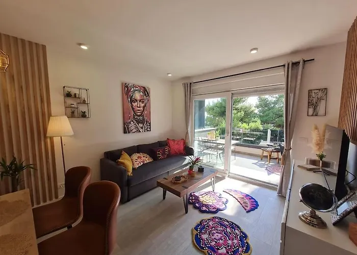 Deluxe Jacuzzi & Sea View *