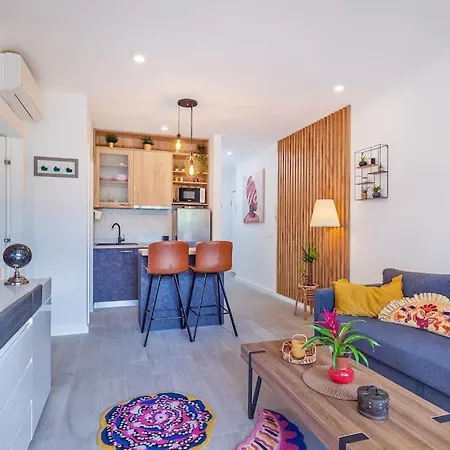 Lägenhet Deluxe Jacuzzi & Sea View *