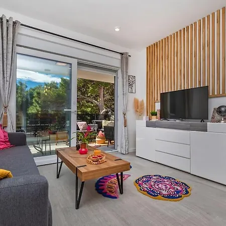 Deluxe Jacuzzi & Sea View Lägenhet