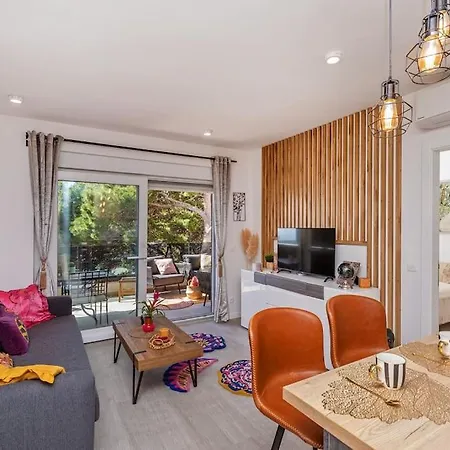 Deluxe Jacuzzi & Sea View *