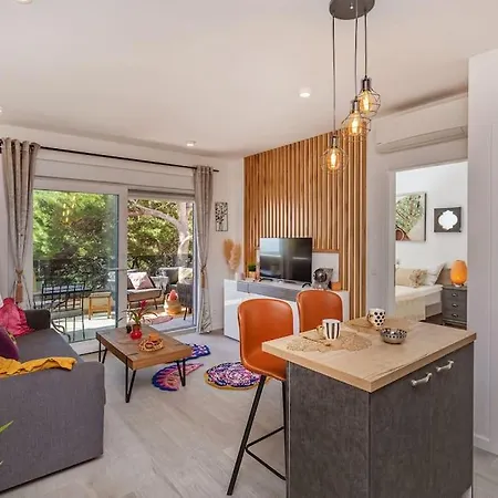 Deluxe Jacuzzi & Sea View Lägenhet